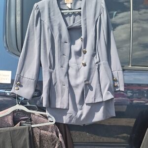 Elegant Women's Light Gray Blazer Snd Skirt with Decorative Buttons